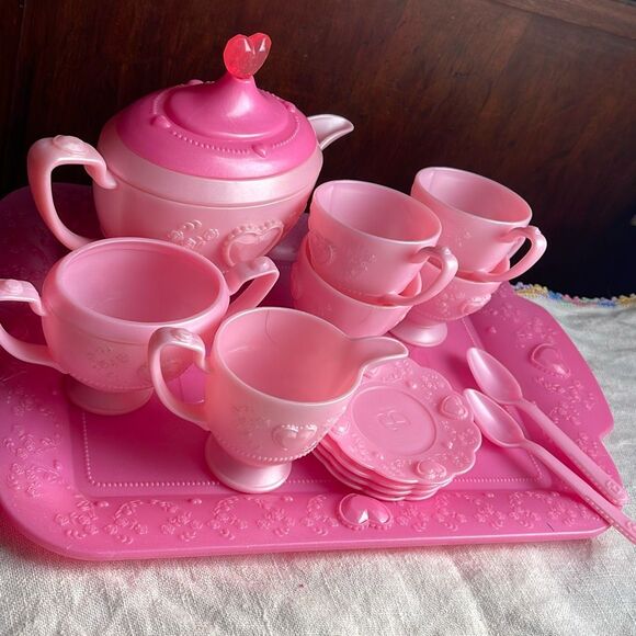 Barbie Lot of vintage pink tea set with tray incomplete - Picture 1 of 5